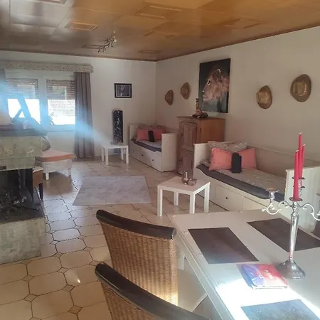 Апартаменты Altes Forsthaus Penthouse & Fachwerkstuebchen Fuer Monteure Und Firmen Am Schiedersee